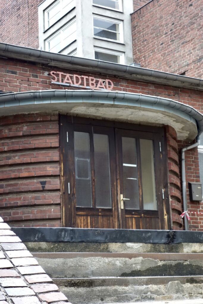 Eingang Stadtbad Luckenwalde